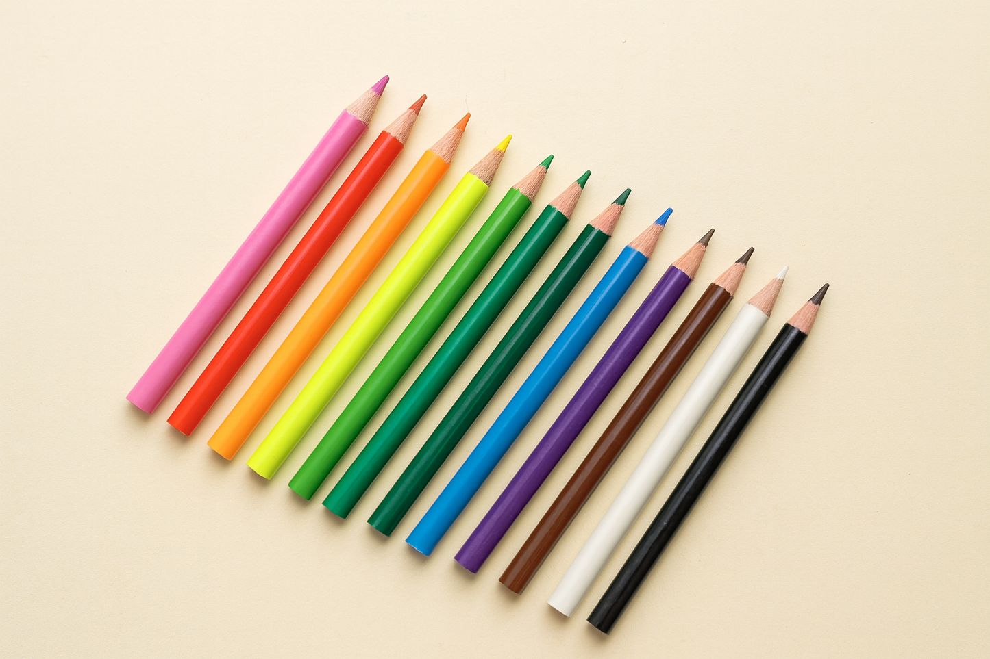 Set Creioane Colorate – 12 Bucăți, Culori Intense